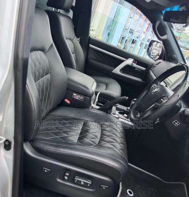 Used 2017 Toyota Land Cruiser 4.6 V8 ZX in Gray - Off-Road SUV