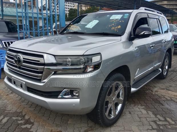 Used 2017 Toyota Land Cruiser 4.6 V8 ZX in Gray - Off-Road SUV