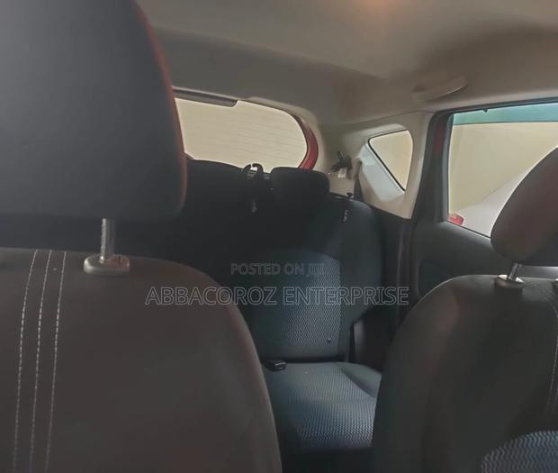 2016 Nissan Note Red: Stylish Compact Car