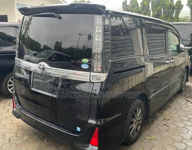 2016 Toyota Voxy Matt Black - Unmatched Style and Comfort