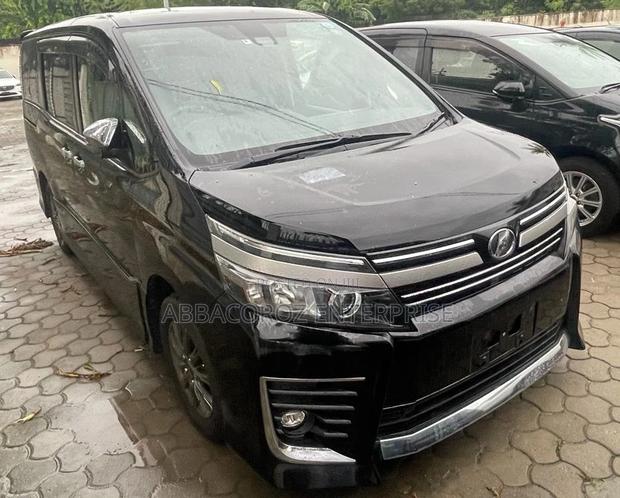 2016 Toyota Voxy Matt Black - Unmatched Style and Comfort