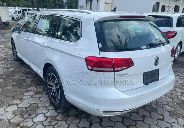 Volkswagen Passat Pearl 2016 - Pre-owned Luxury Vehicle for Sale