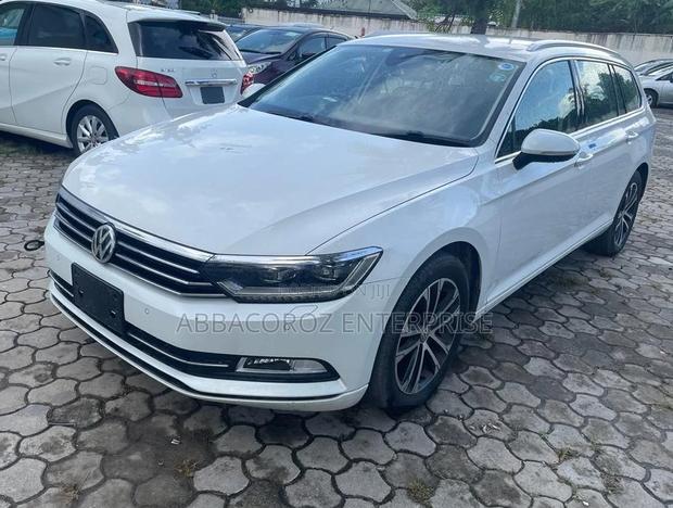 Volkswagen Passat Pearl 2016 - Pre-owned Luxury Vehicle for Sale