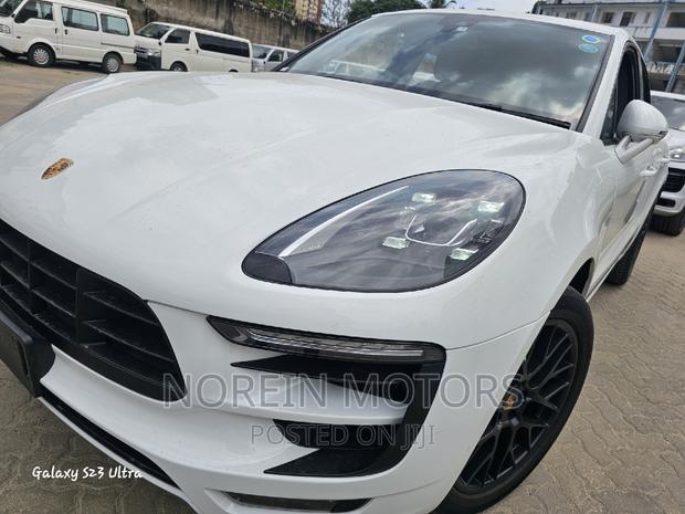 2017 Porsche Macan - Prestige White Version