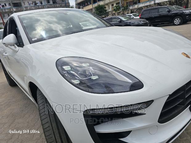 2017 Porsche Macan - Prestige White Version