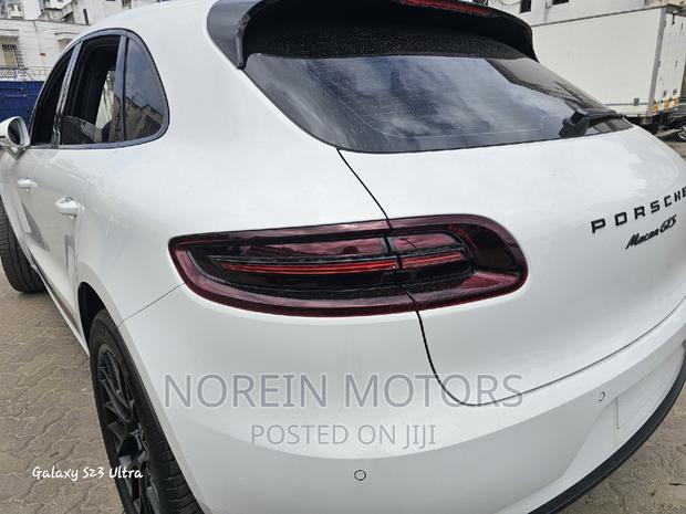 2017 Porsche Macan - Prestige White Version