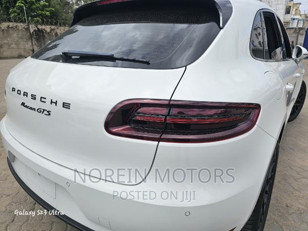 2017 Porsche Macan - Prestige White Version