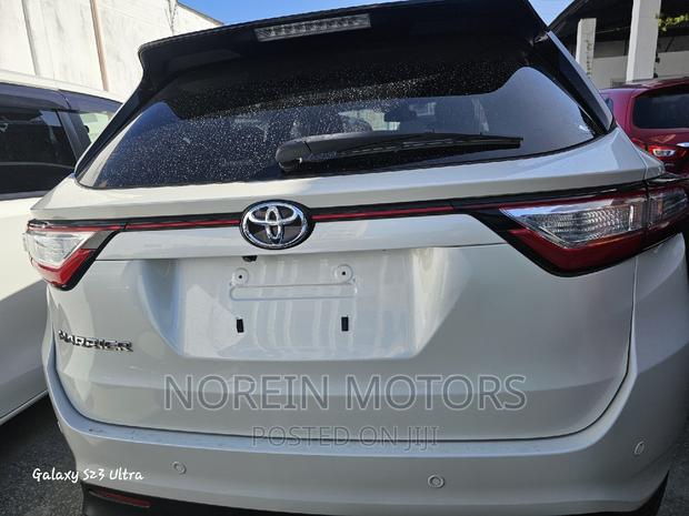 White Toyota Harrier 2017: Pre-owned SUV for Sale