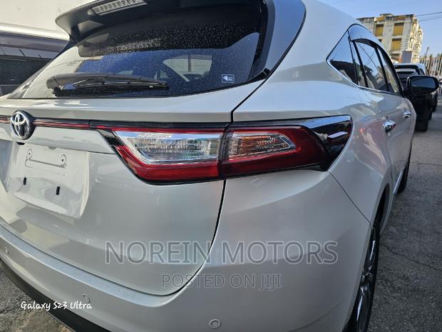White Toyota Harrier 2017: Pre-owned SUV for Sale