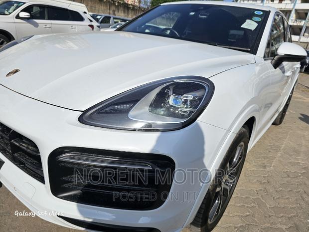 White 2020 Porsche Cayenne - High Performance