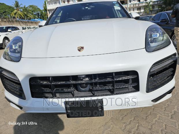 White 2020 Porsche Cayenne - High Performance