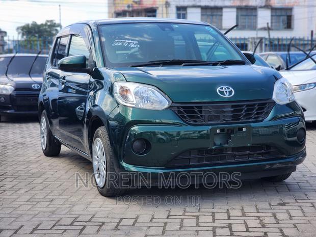 2017 Toyota Passo Green: Comfortable Compact Car with Eco-friendly Design
