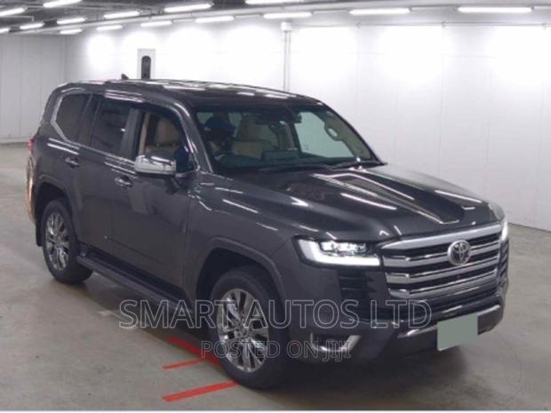 2022 Toyota Land Cruiser Gray - Premium Package