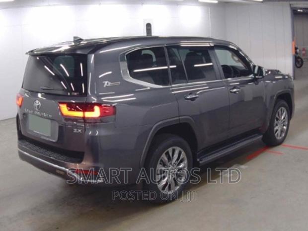 2022 Toyota Land Cruiser Gray - Premium Package