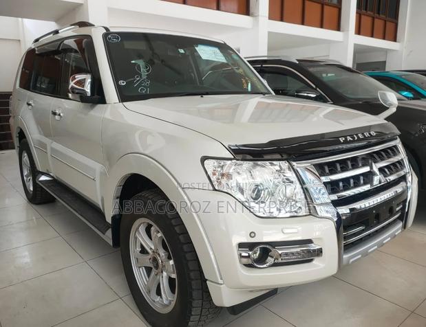 2016 Mitsubishi Pajero White: Powerful Off-Road Performance
