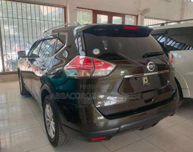 2016 X-Trail Green Petrol FWD by Nissan: Compact and Capable
