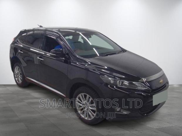 Sleek 2017 Toyota Harrier in Black: Your Next Adventure Companion