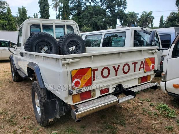 2017 Toyota Land Cruiser 4.5 V8 TD White - Pre-owned Excellence