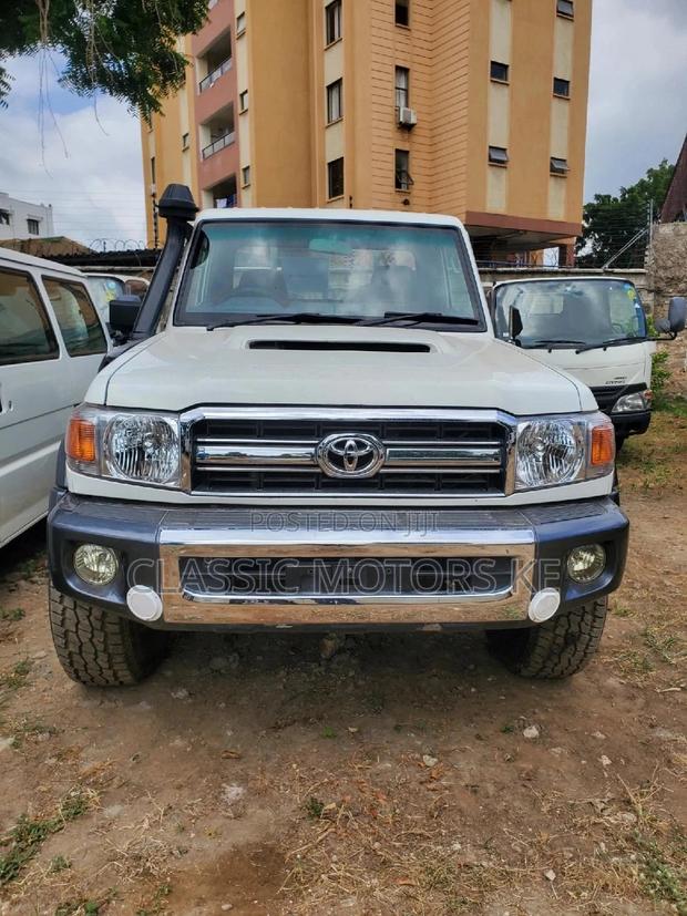 2017 Toyota Land Cruiser 4.5 V8 TD White - Pre-owned Excellence