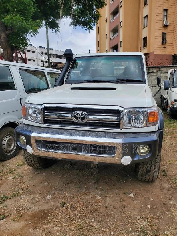 2017 Toyota Land Cruiser 4.5 V8 TD White - Pre-owned Excellence