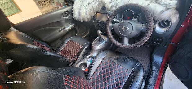 Stylish 2016 Nissan Juke in Burgundy: Perfect City Runner