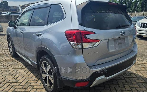 2018 Subaru Forester Silver: Refined Compact SUV