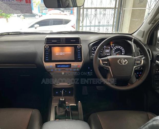 2017 Toyota Wish in Black: A Sedan for Everyday Comfort