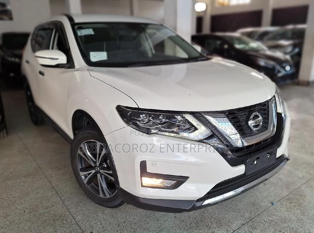 2017 Nissan X-Trail in Off-White: Explore Two Unique Versions