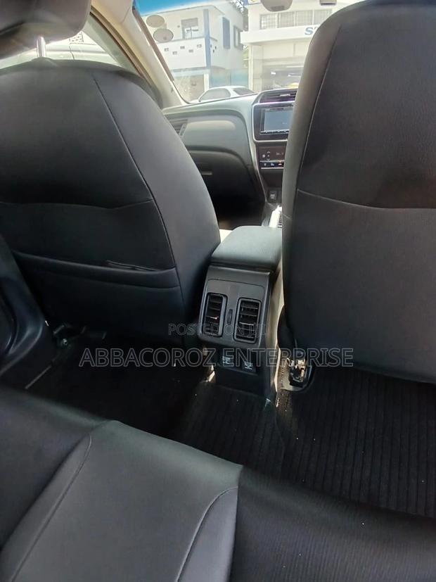Honda Grace 1.5 Hybrid FWD 2016 - Red: Stylish, Fuel-Efficient Honda Sedan