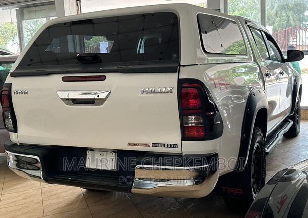 Pre-owned 2017 Toyota Hilux Ivory: Perfect for Your Needs