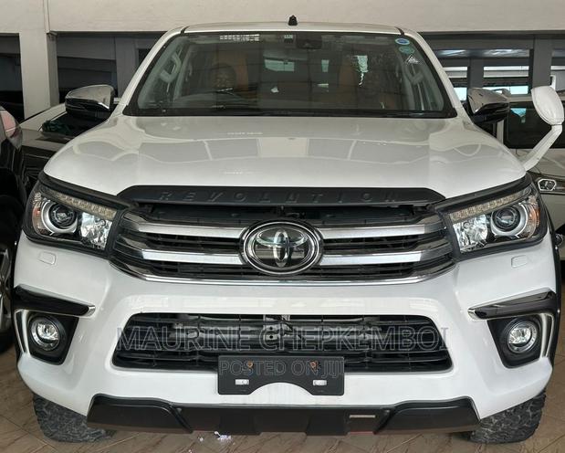 Pre-owned 2017 Toyota Hilux Ivory: Perfect for Your Needs