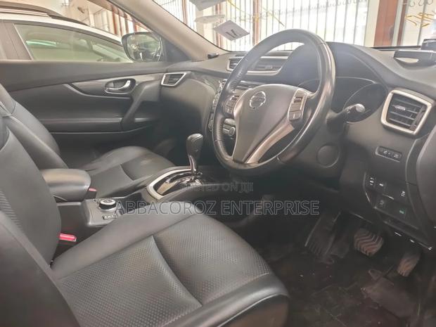 Nissan 2017 X-Trail 2.0 Petrol AWD - Red Color