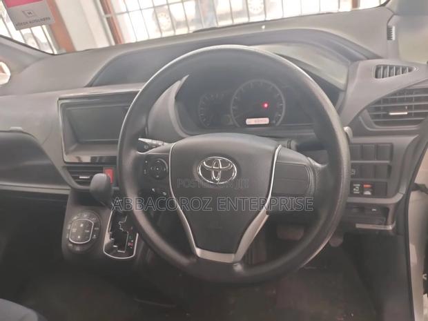 Ivory Toyota Noah 2017: Used Minivan Offer