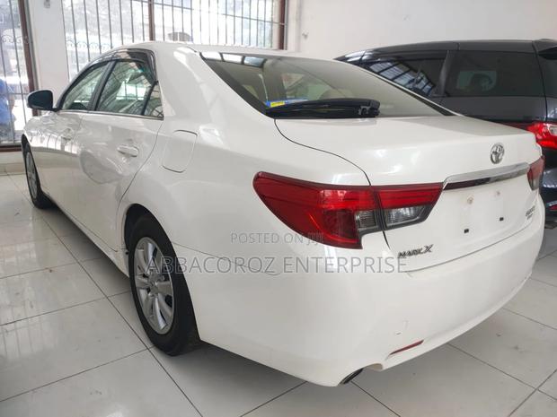 2016 Toyota Mark X 2.5 AWD Off-White Premium Sedan