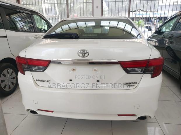 2016 Toyota Mark X 2.5 AWD Off-White Premium Sedan
