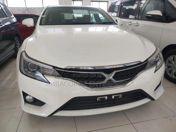 2016 Toyota Mark X 2.5 AWD Off-White Premium Sedan