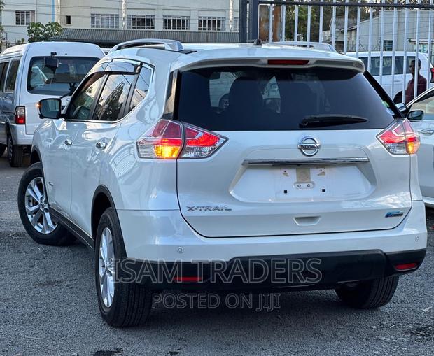 Nissan X-Trail 2016 - White SUV - Used Car Advert