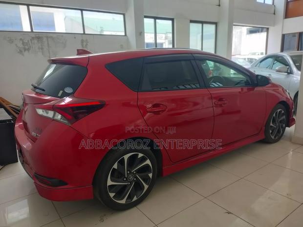 Burgundy 2017 Toyota Auris - Affordable Family Sedan