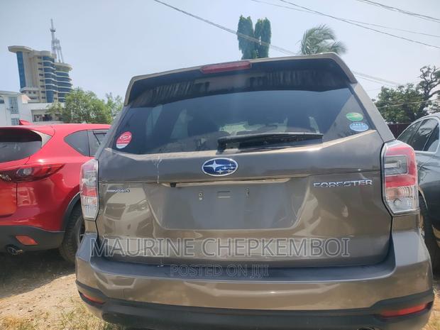 Gray 2016 Subaru Forester 2.5i Premium AWD: Quality SUV for a Great Price