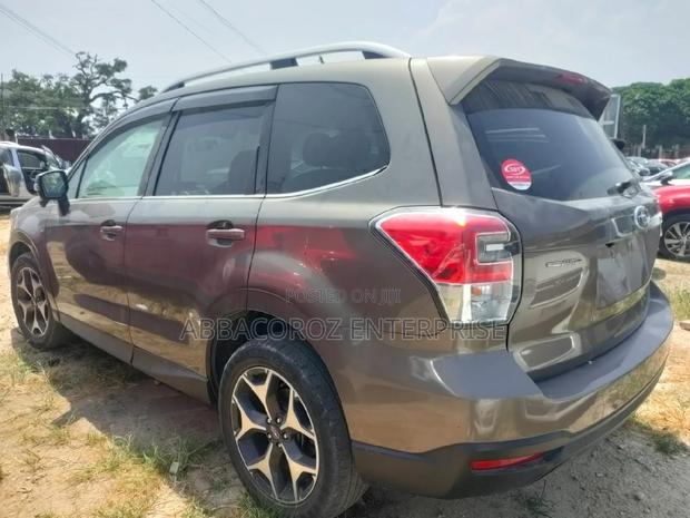 Gray 2016 Subaru Forester 2.5i Premium AWD: Quality SUV for a Great Price