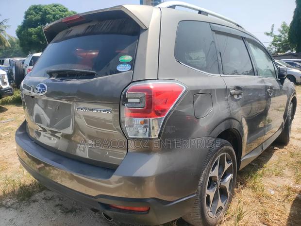 Gray 2016 Subaru Forester 2.5i Premium AWD: Quality SUV for a Great Price
