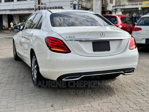 2016 Mercedes-Benz C200 Off-White - Impeccable Condition