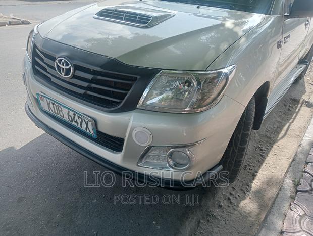 2014 Toyota Hilux Silver - Reliable, Powerful Pickup