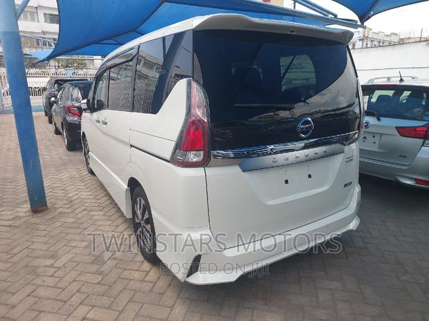 2017 Nissan Serena White, Modern Minivan with Ample Space