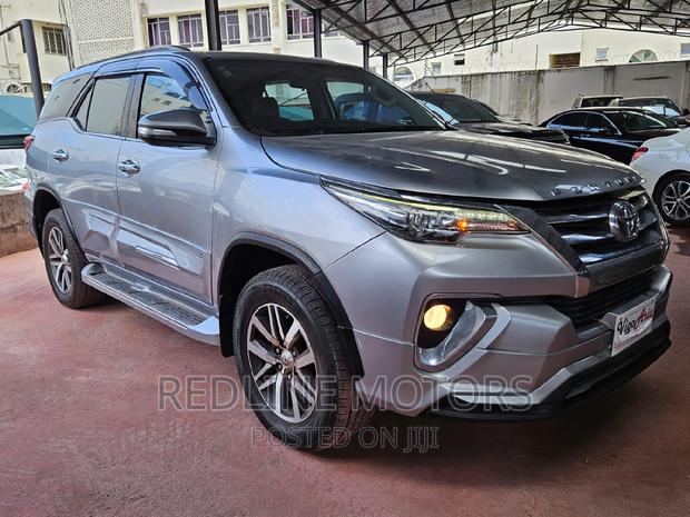 Toyota Fortuner 2017 – Silver Edition – Used SUV