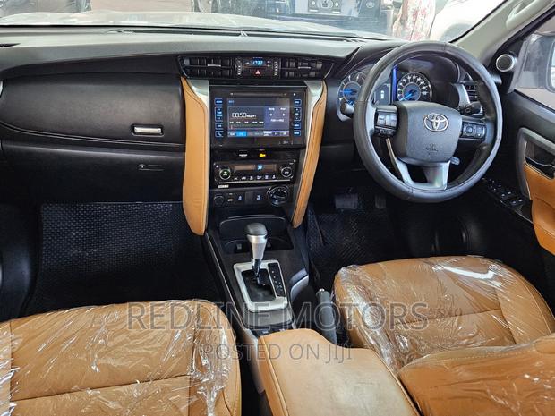 Toyota Fortuner 2017 – Silver Edition – Used SUV