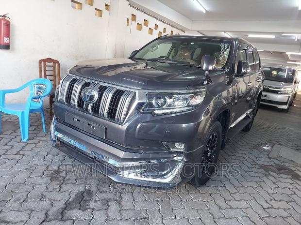 2018 Gray Toyota Land Cruiser Prado 2.8 - Top-Quality Used