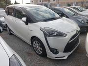 White 2017 Sienta Toyota: Comfortable and Practical Minivan for sale
