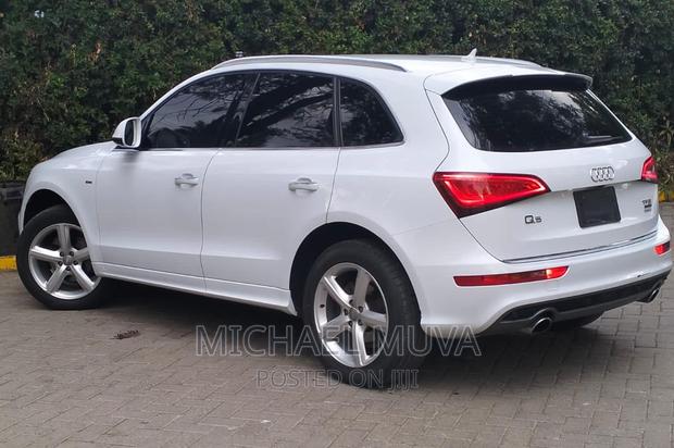 White 2015 Audi Q5 - Stylish and Spacious SUV