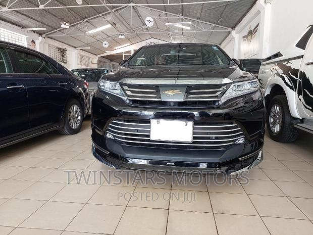 2017 Toyota Harrier 2.0 Black: Powerful and Luxurious Ride